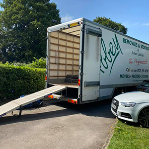 removals-van